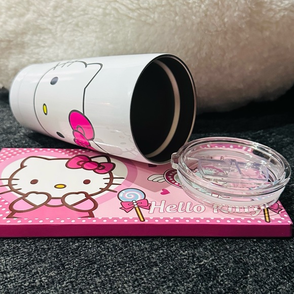 HELLO KITTY COMBO EYESHADOW PALLET AND ALUMINUM TUMBLER - Picture 4 of 8